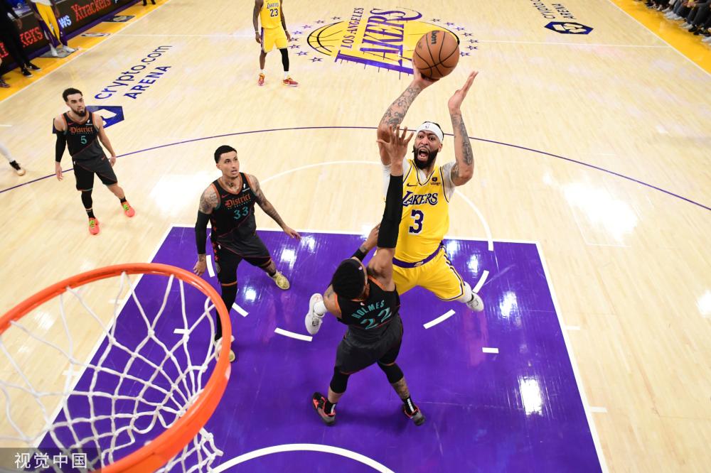 在激烈的竞 在激烈的竞