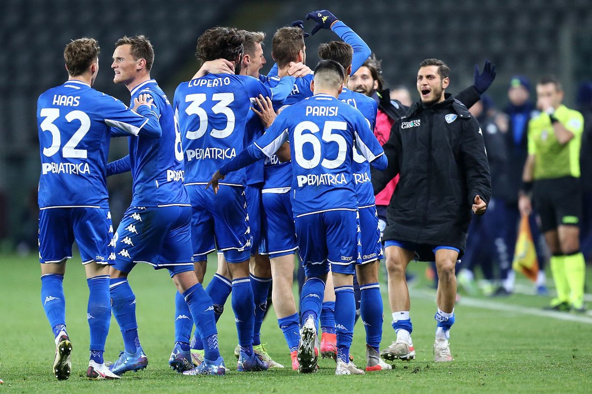 也展示了他 也展示了他